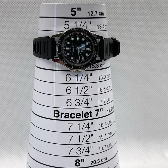 Vintage Lorus Sports Women Watch Silver Tone Black Dial New Battery - Picture 7 of 9